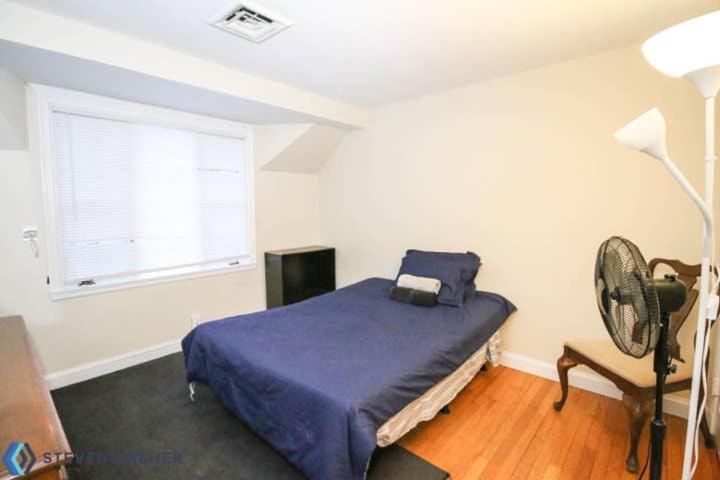 Town Plot Waterbury Apartment Room photo